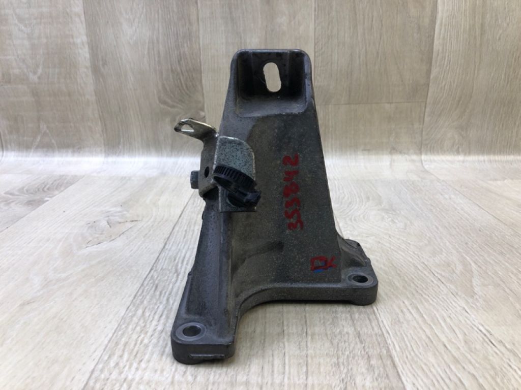 11641-78K10 | Кронштейн двигателя прав. SUZUKI GRAND VITARA 05-15