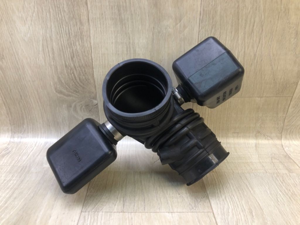 13881-78K00 | Патрубок воздушного фильтра SUZUKI GRAND VITARA 05-15 - Фото 3