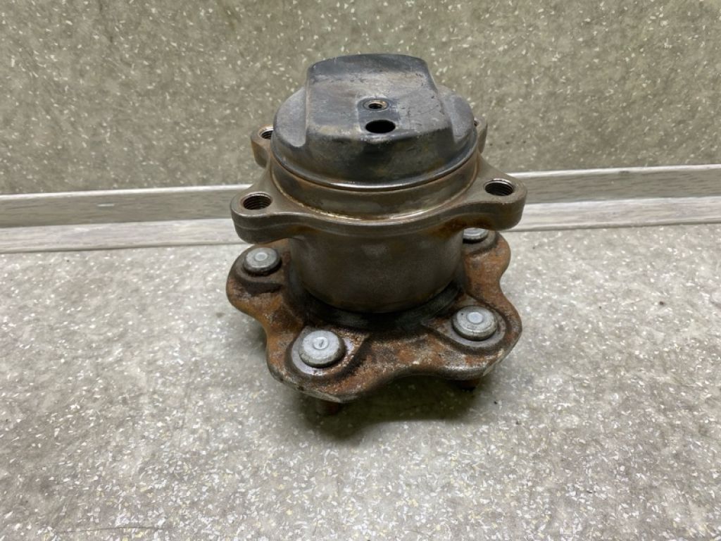 43202-JG000 | Маточина колеса задн. NISSAN SERENA (C26) 10-16