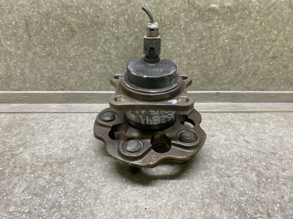 42450-47050 | Маточина колеса задн. TOYOTA PRIUS PLUS 11-14