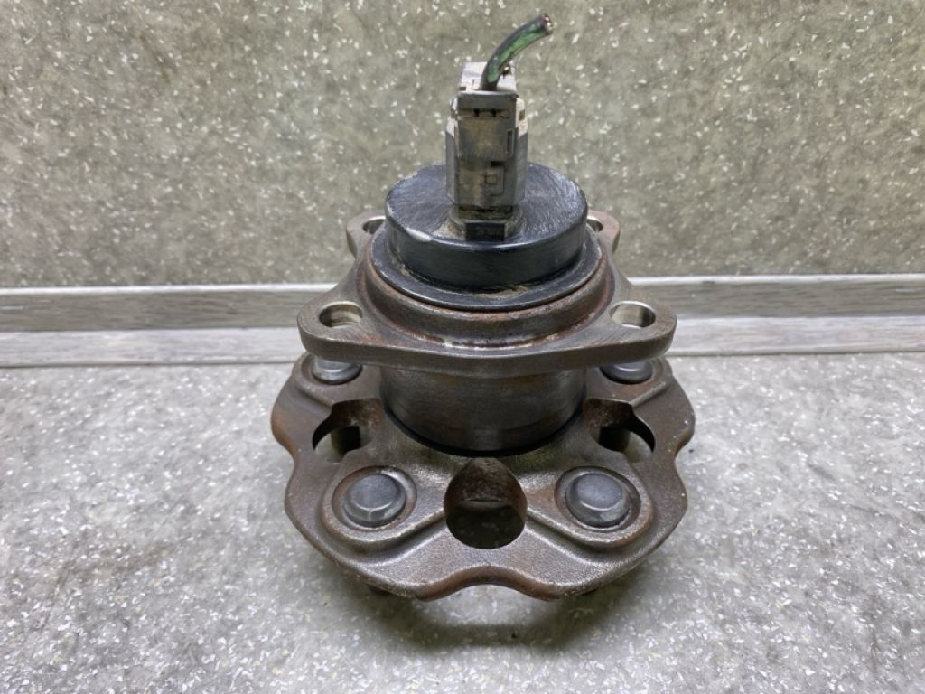 42450-47050 | Маточина колеса задн. TOYOTA PRIUS PLUS 11-14 - Фото 2