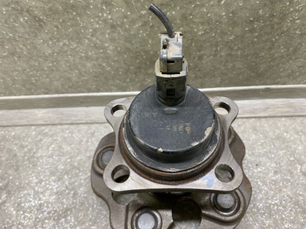 42450-47050 | Маточина колеса задн. TOYOTA PRIUS PLUS 11-14 - Фото 3