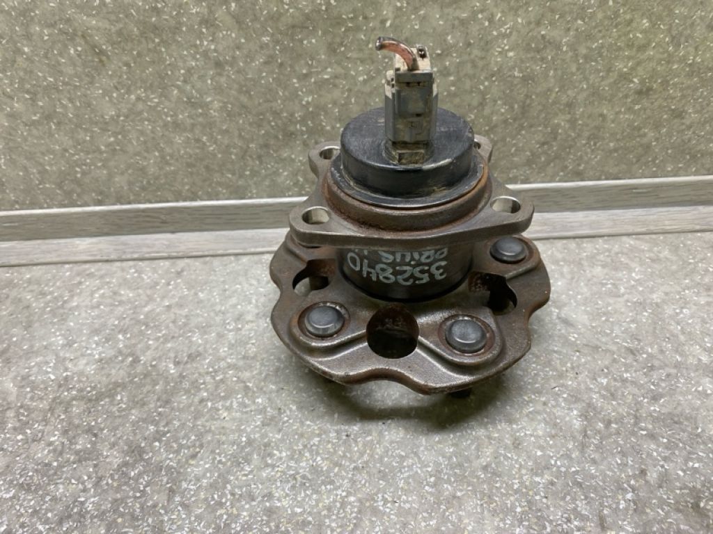 42450-47050 | Маточина колеса задн. TOYOTA PRIUS PLUS 11-14