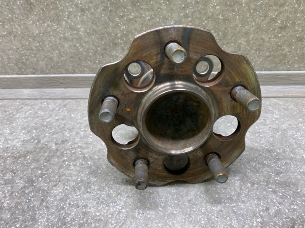 42450-47050 | Маточина колеса задн. TOYOTA PRIUS PLUS 11-14 - Фото 4