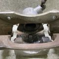 47850-47080 | Суппорт тормозной задн. лев. TOYOTA PRIUS PLUS 11-14 - Превью 3