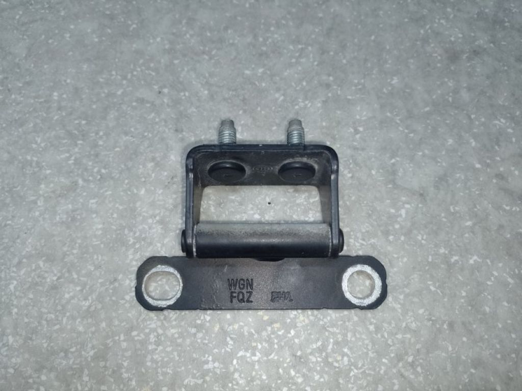 79710-2W000 | Петля кришки багажника лів. KIA SORENTO UM 14-
