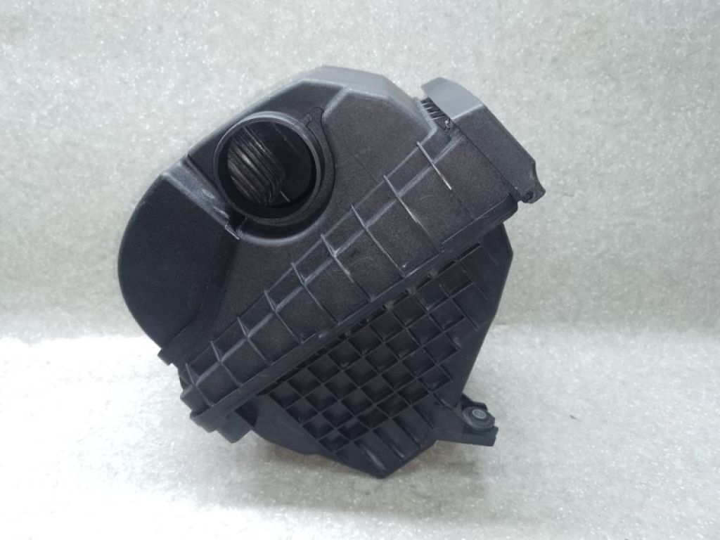 28110-C6100 | Корпус повітряного фільтра KIA SORENTO UM 14- - Фото 2