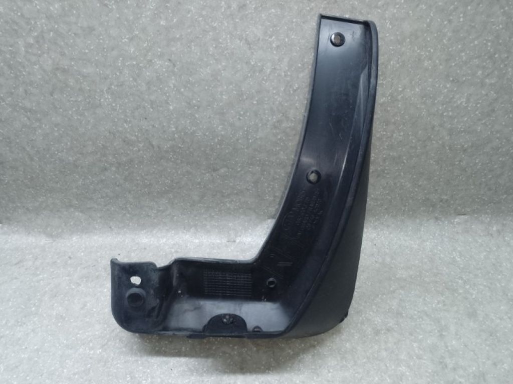 C6F46-AC020 | Брызговик передн. прав. KIA SORENTO UM 14-