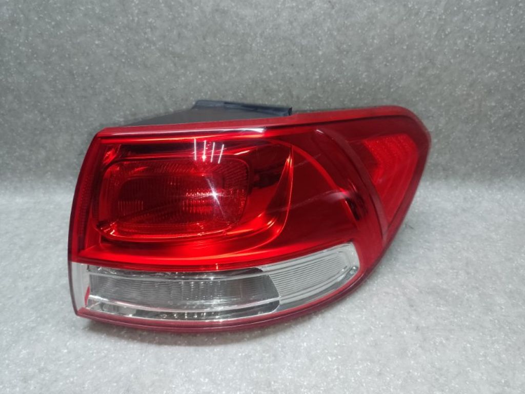 92402-C6000 | Фонарь наружный прав. KIA SORENTO UM 14-