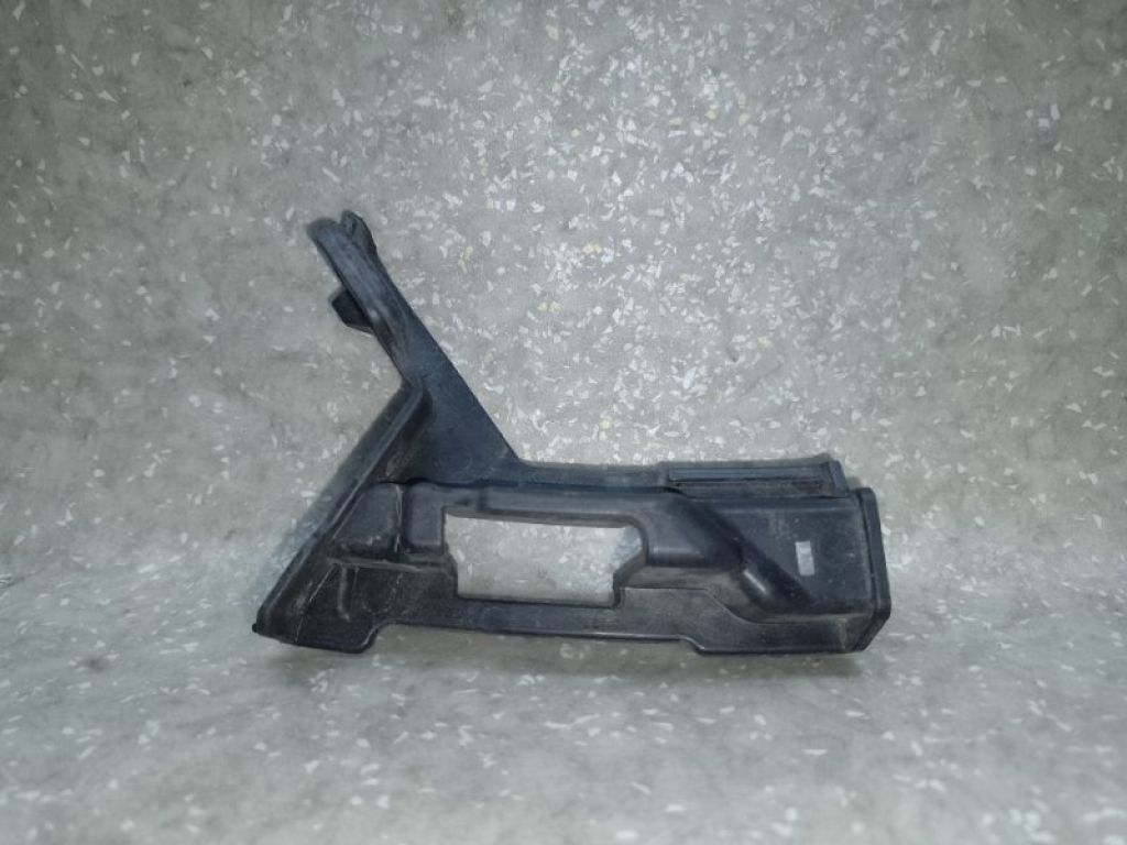 86577-C6000 | Кронштейн переднього бампера лів. KIA SORENTO UM 14-