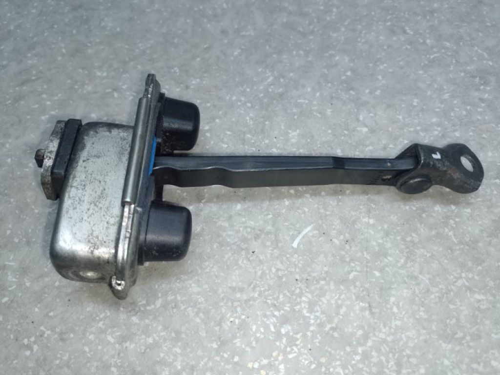 79380-C6000 | Обмежувач дверей передн. лів. KIA SORENTO UM 14- - Фото 3