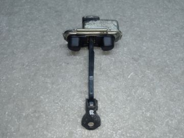 Обмежувач дверей передн. прав. KIA SORENTO UM 14-