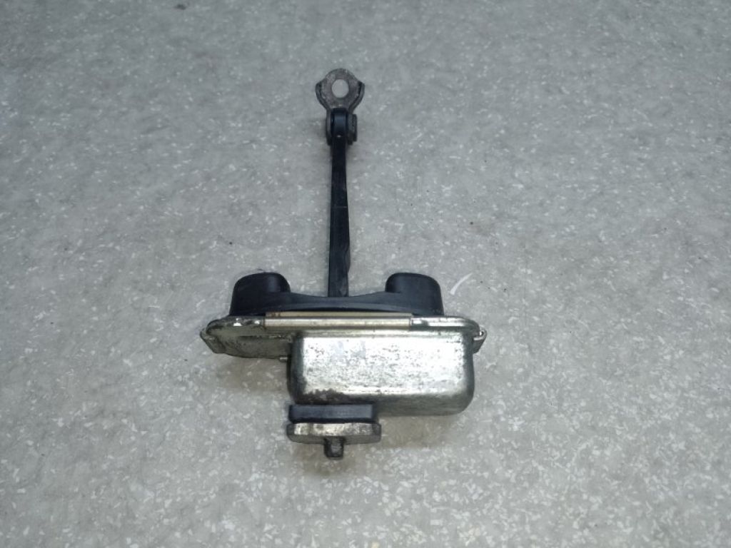 79390-C6000 | Обмежувач дверей передн. прав. KIA SORENTO UM 14- - Фото 2