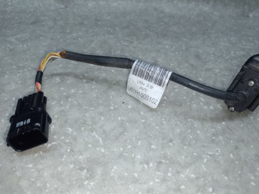 95760-C6110 | Камера заднього виду KIA SORENTO UM 14- - Фото 3