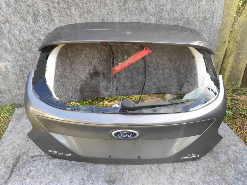 CP9Z-5840110-A | Крышка багажника FORD FOCUS 10-18