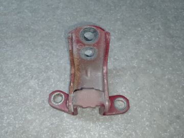 Петля двері нижня задн. лів. NISSAN X-TRAIL/ROGUE T32 13-20