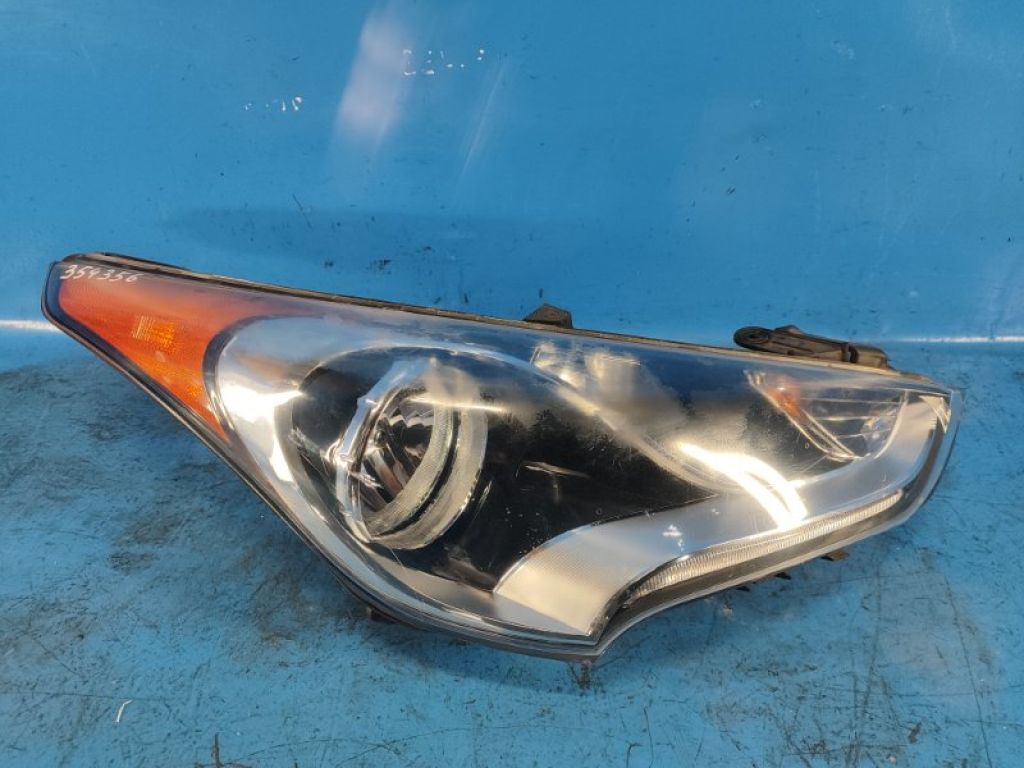 92102-2V000 | Фара прав. HYUNDAI VELOSTER 11-18