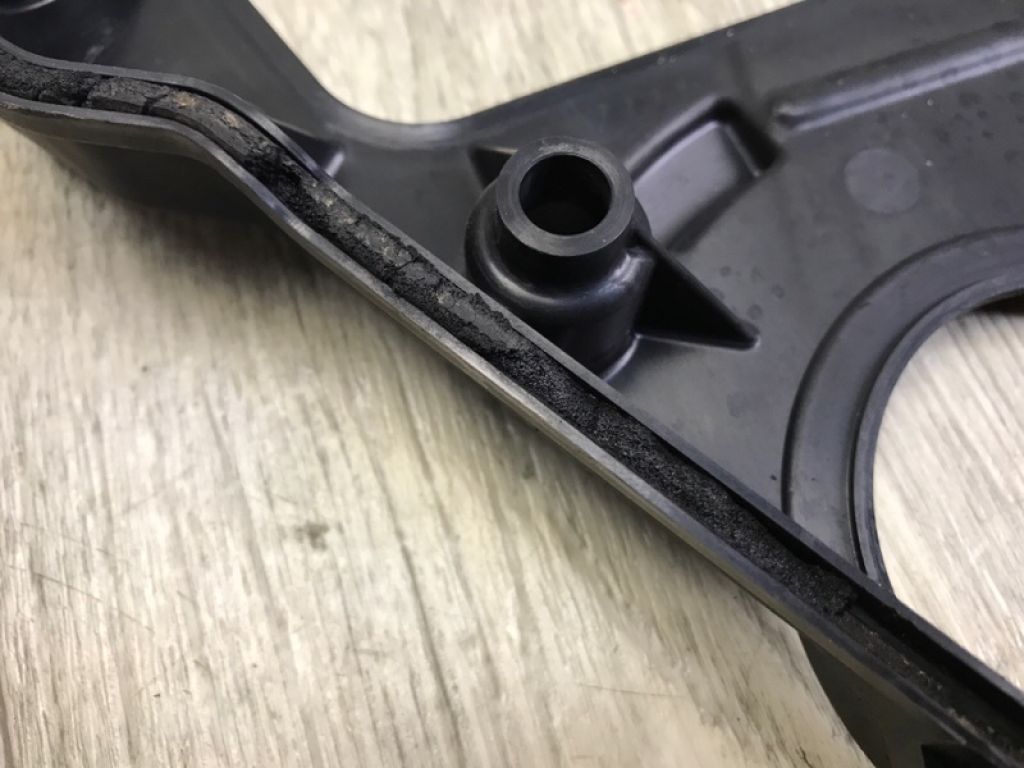 1062A094 | Кришка ГРМ MITSUBISHI OUTLANDER XL 05-13 - Фото 4