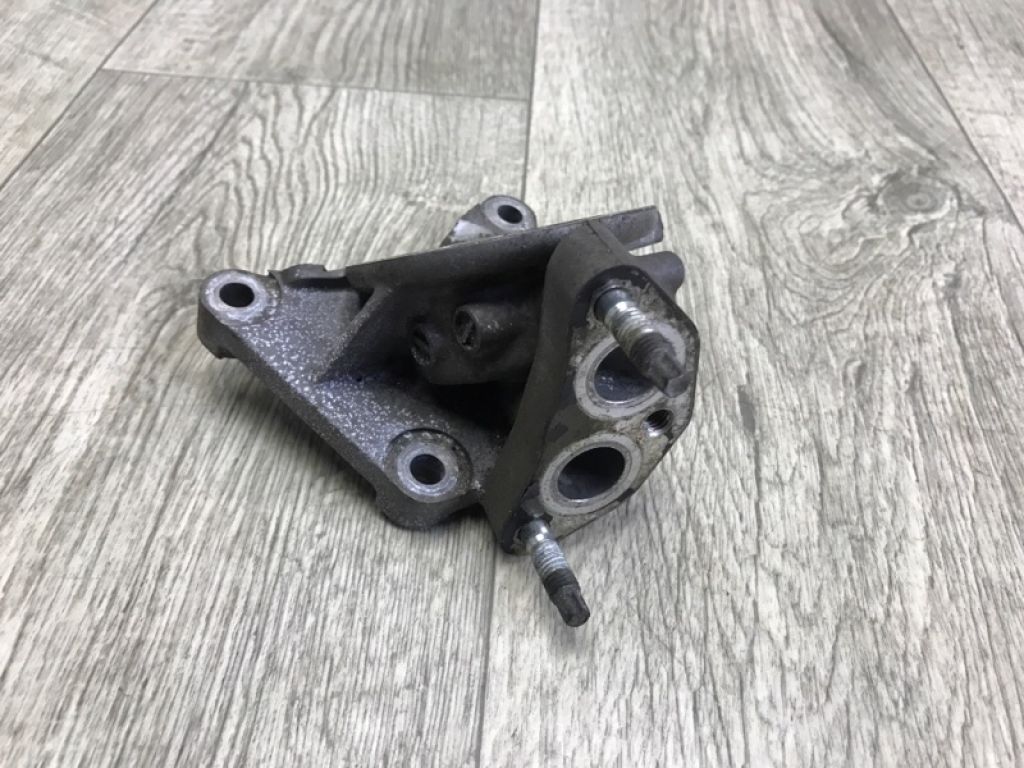 15781-31010 | Кронштейн TOYOTA SIENNA 11-16 - Фото 2