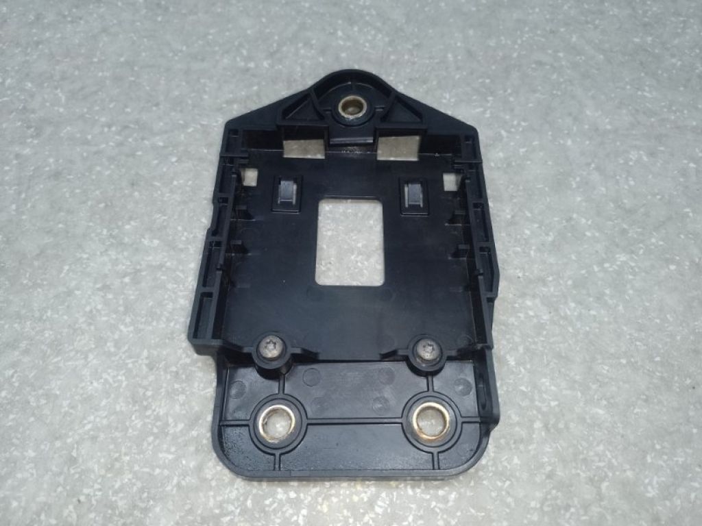 28453-9PB0F | Кронштейн датчика слепых зон лев. NISSAN X-TRAIL/ROGUE T32 13-20