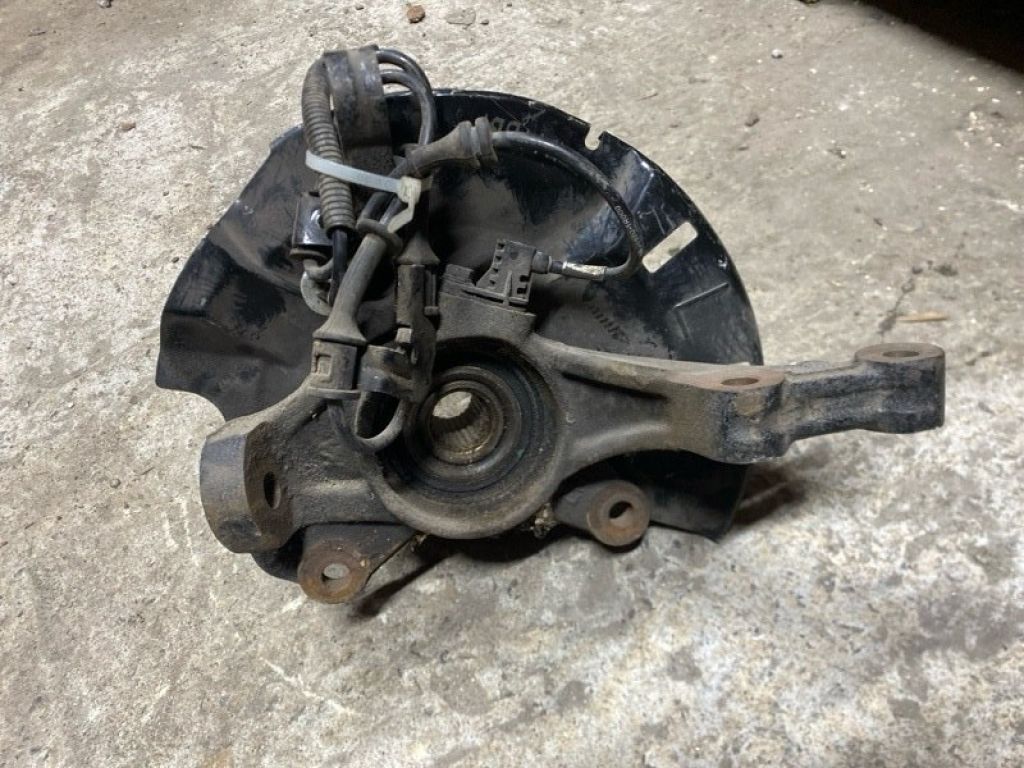 Кулак поворотний передн. лів. HYUNDAI ACCENT RB 10-