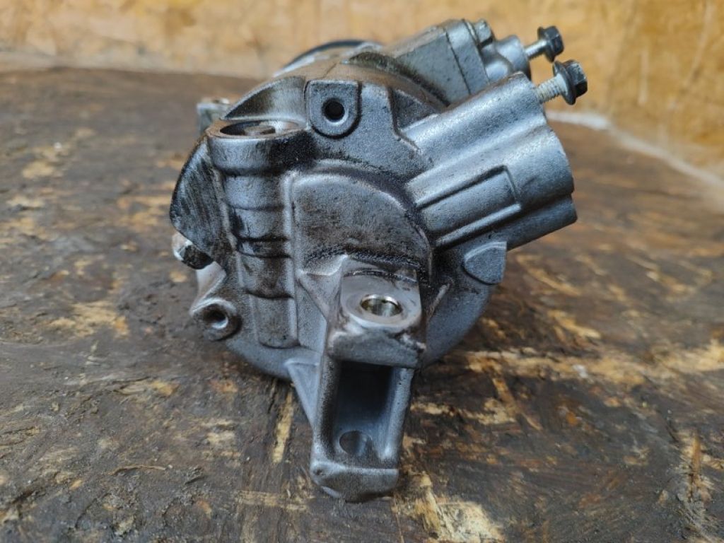 95200-76KA1 | Компресор кондиціонера SUZUKI KIZASHI 09-14 - Фото 3