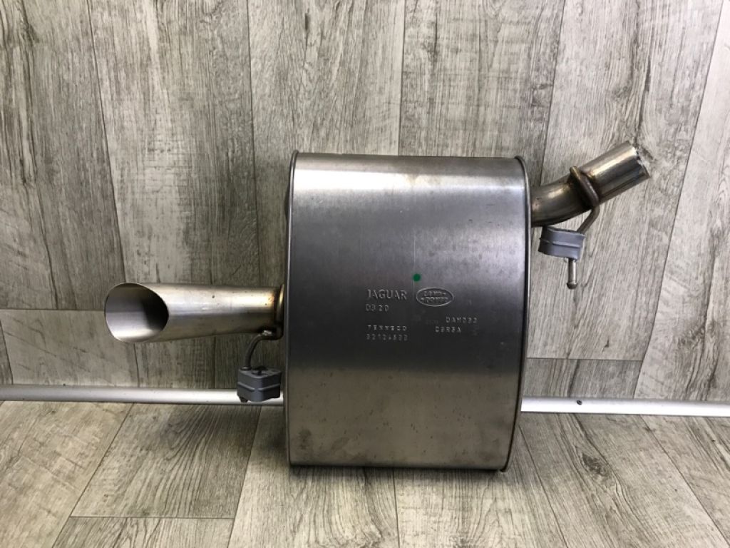 LR105226 | Глушитель лев. LAND ROVER RANGE ROVER (L405) 12-22