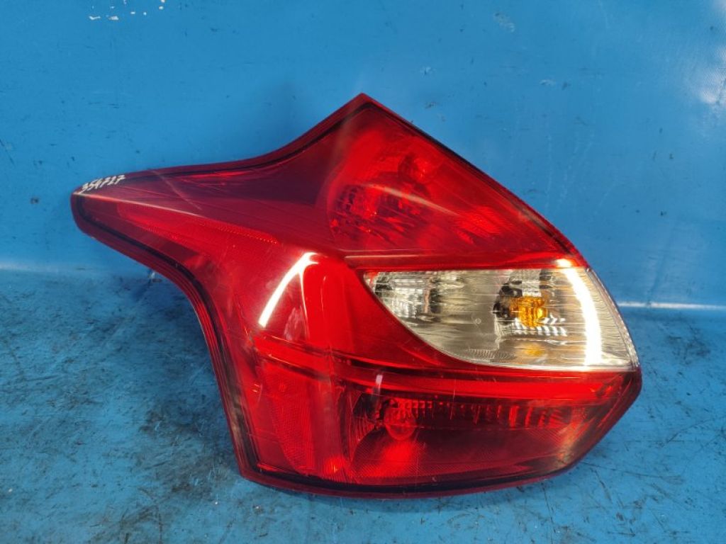 DM5Z-13405-C | Ліхтар зовнішній лів. FORD FOCUS 10-18