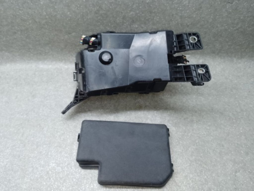 82742-42030 | Блок запобіжників моторний відсік прав. TOYOTA RAV4 05-12 - Фото 4