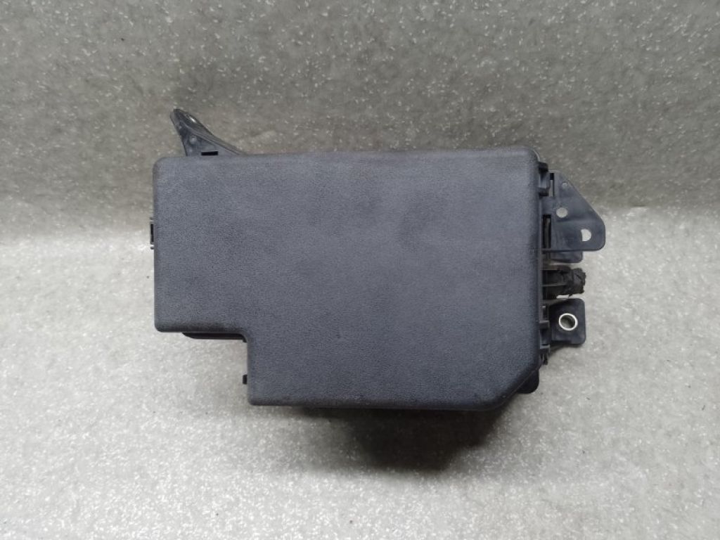 82742-42030 | Блок запобіжників моторний відсік прав. TOYOTA RAV4 05-12 - Фото 7