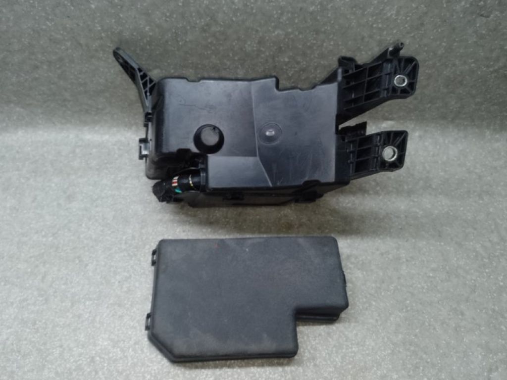 82741-42010 | Блок запобіжників моторний відсік лів. TOYOTA RAV4 05-12 - Фото 4