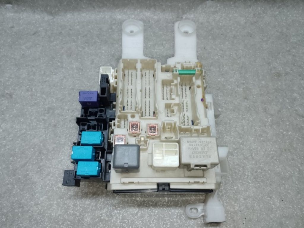 82730-42200 | Блок запобіжників салон TOYOTA RAV4 05-12