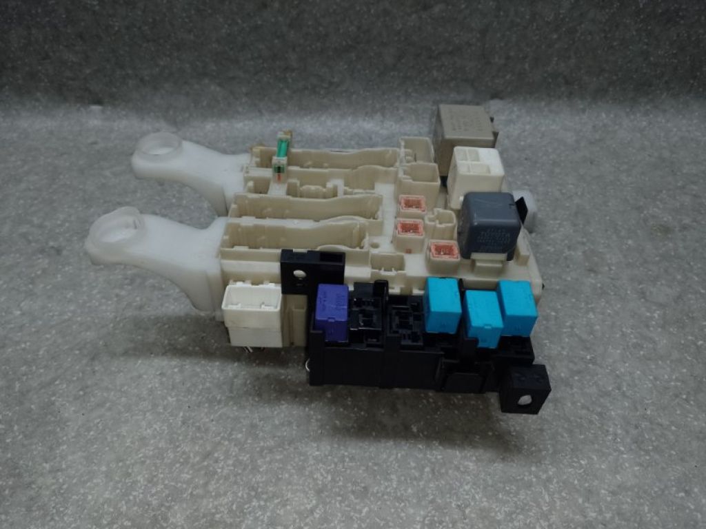 82730-42200 | Блок запобіжників салон TOYOTA RAV4 05-12 - Фото 2