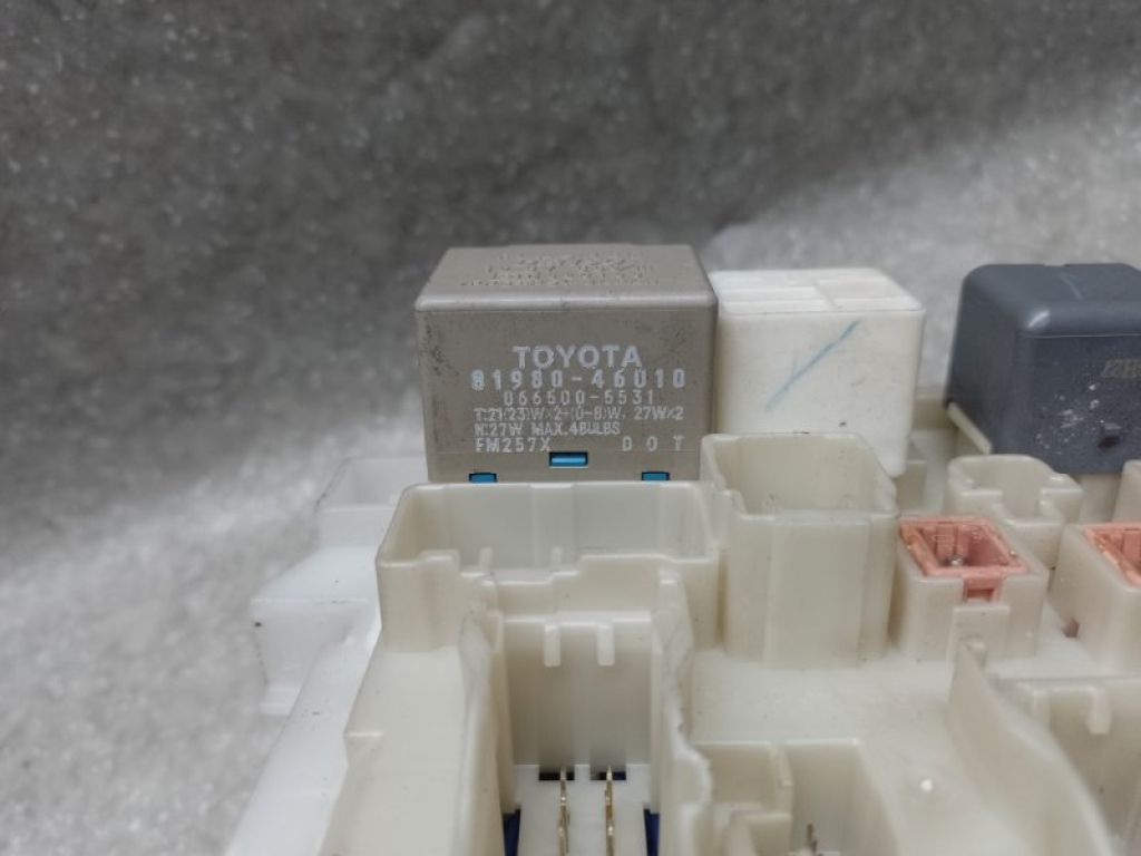 82730-42200 | Блок запобіжників салон TOYOTA RAV4 05-12 - Фото 8