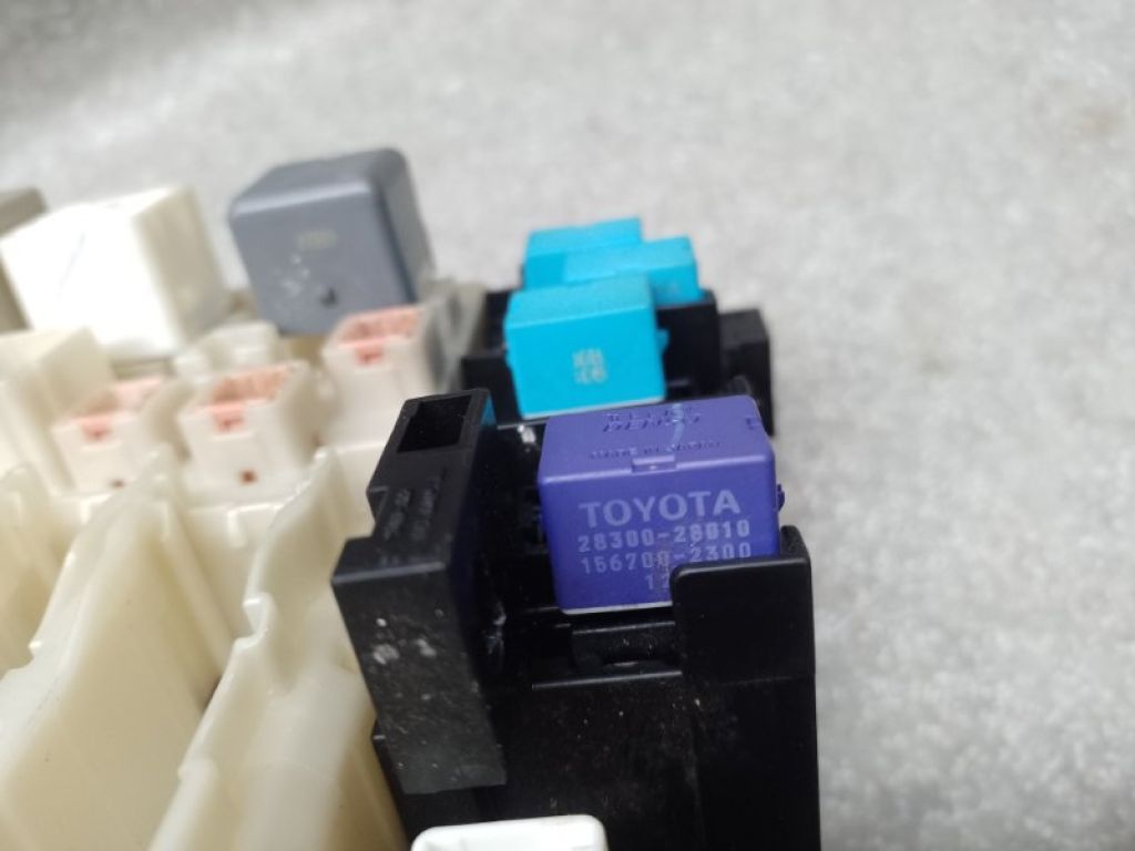 82730-42200 | Блок запобіжників салон TOYOTA RAV4 05-12 - Фото 9