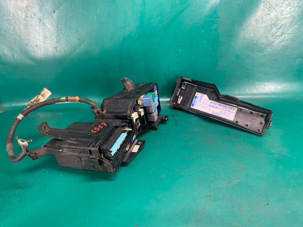 8274107030 | Блок предохранителей моторный отсек TOYOTA AVALON 05-12