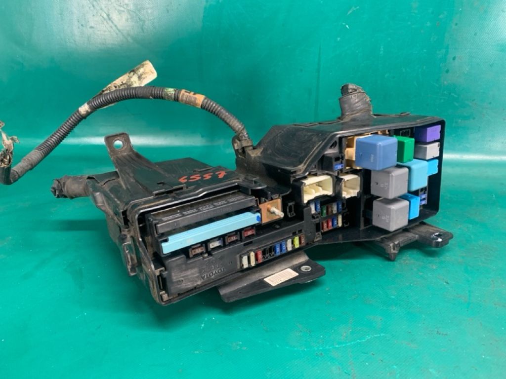 8274107030 | Блок предохранителей моторный отсек TOYOTA AVALON 05-12 - Фото 2