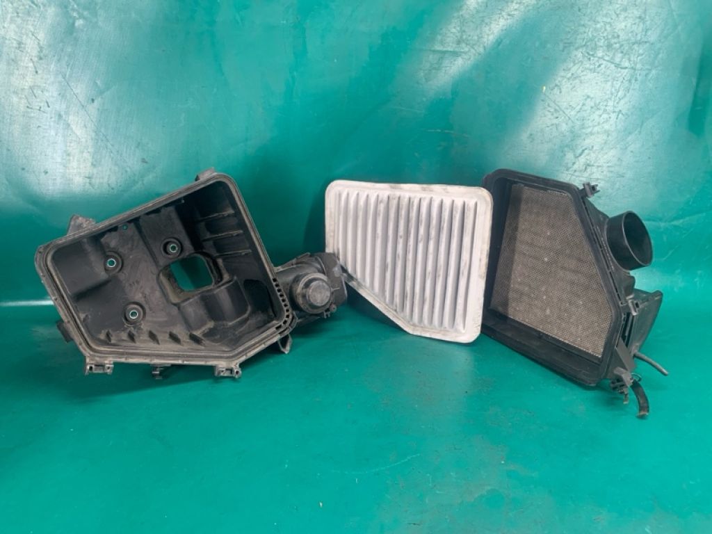 17700AD013 | Корпус воздушного фильтра TOYOTA AVALON 05-12