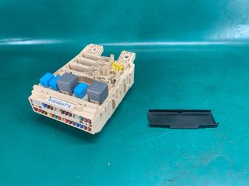 Блок запобіжників салон TOYOTA AVALON 05-12