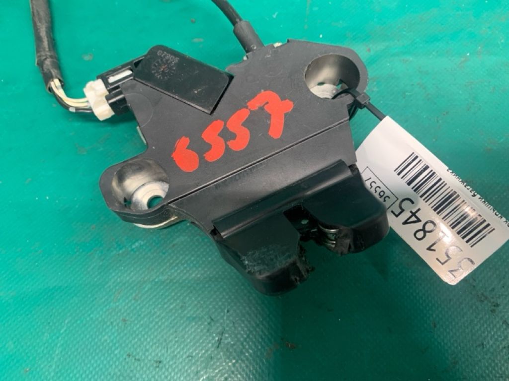 64600AC030 | Замок кришки багажника TOYOTA AVALON 05-12 - Фото 4