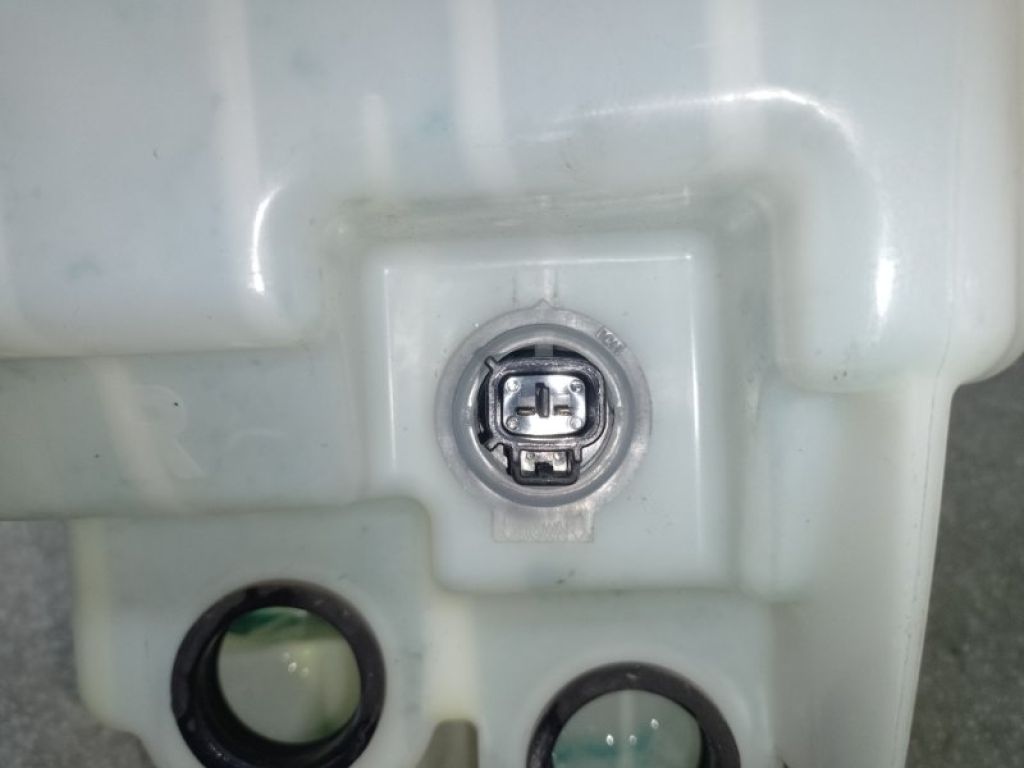 85315-42240 | Бачок омивача TOYOTA RAV4 05-12 - Фото 3