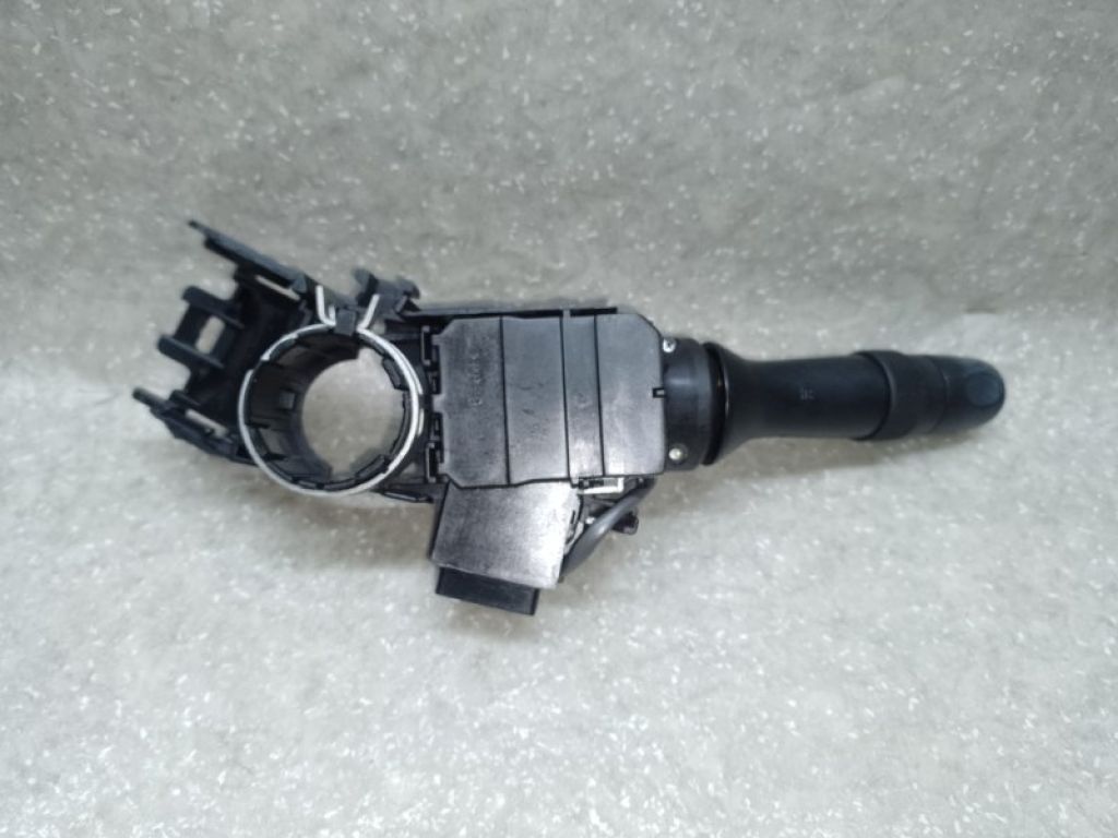 84140-47081 | Підрульовий перемикач лів. TOYOTA RAV4 05-12 - Фото 2