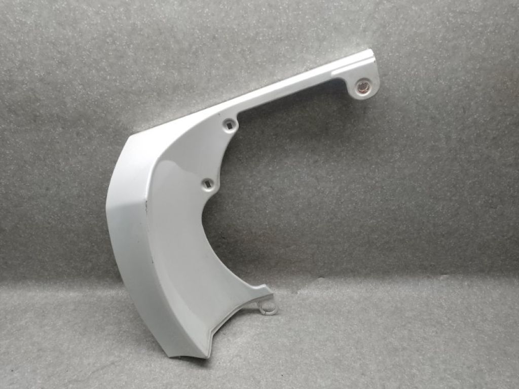 76804-42010-A1 | Накладка крышки багажника лев. TOYOTA RAV4 05-12