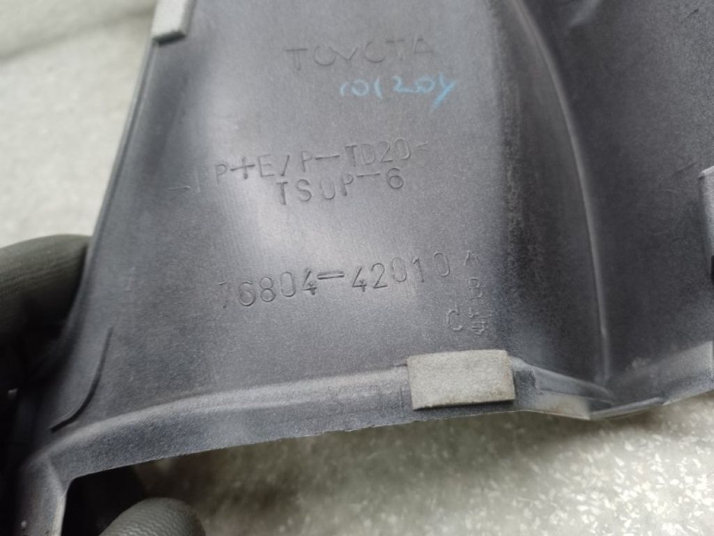 76804-42010-A1 | Накладка крышки багажника лев. TOYOTA RAV4 05-12 - Фото 4