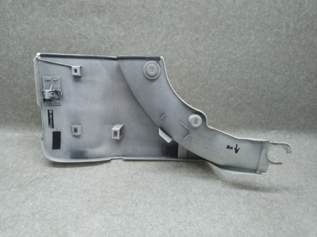 76805-42010-A1 | Накладка крышки багажника прав. TOYOTA RAV4 05-12 - Фото 2