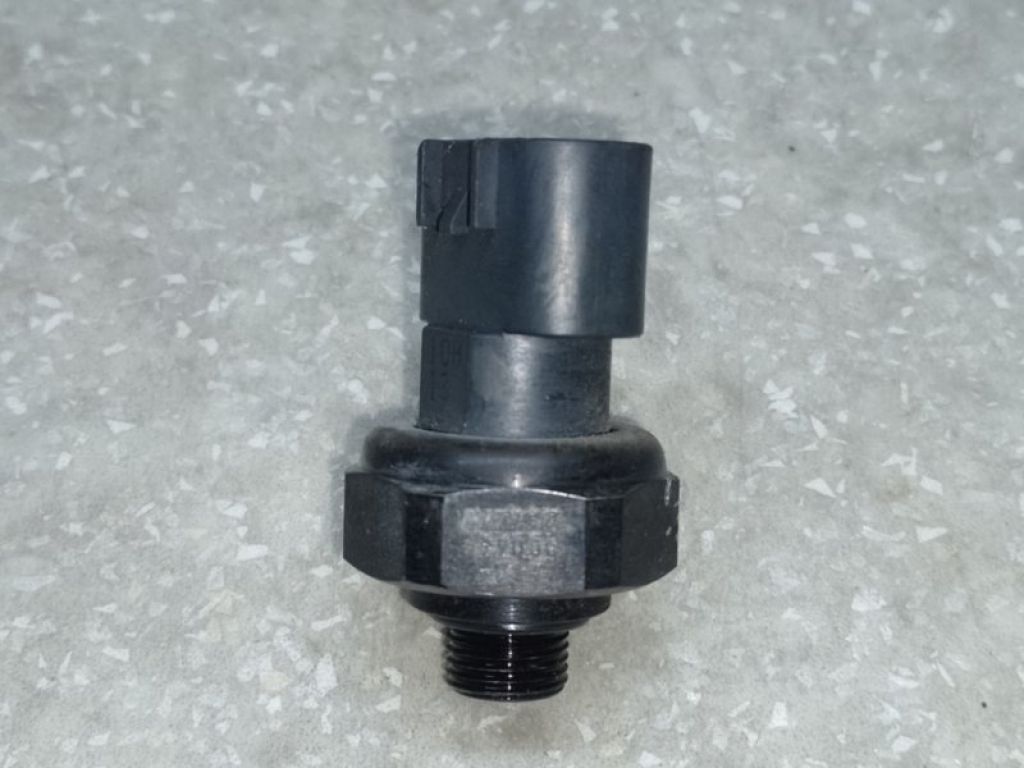 88719-40020 | Датчик давления кондиционера TOYOTA RAV4 05-12