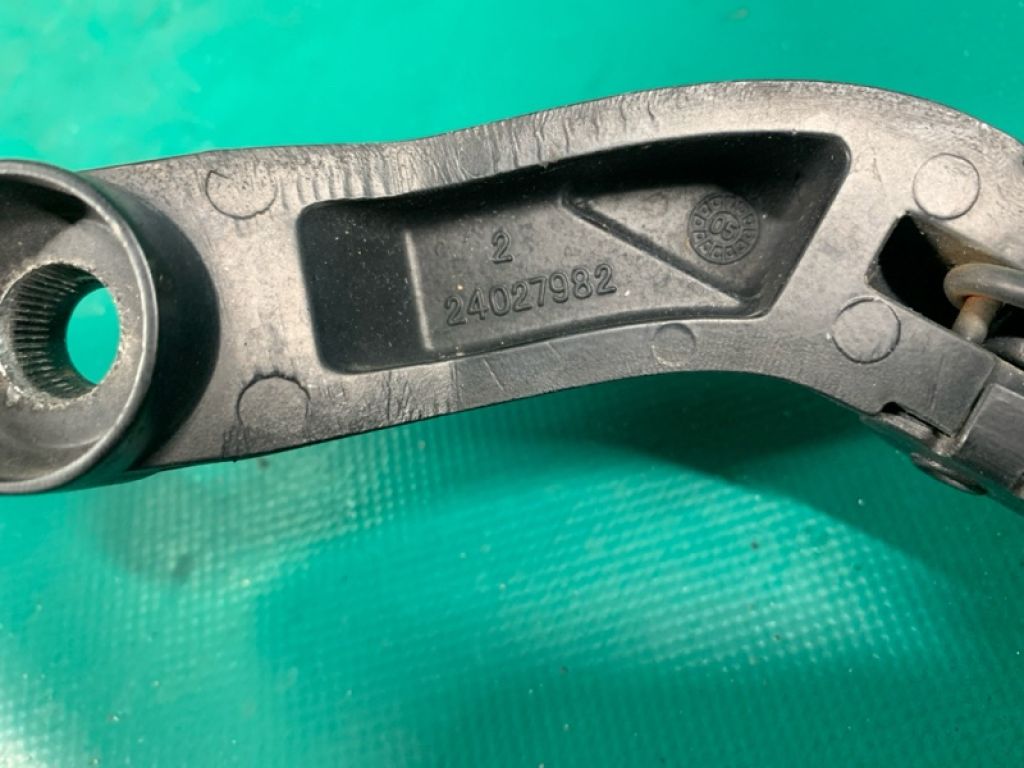 85211AC010 | Повідець склоочисника передній прав. TOYOTA AVALON 05-12 - Фото 2