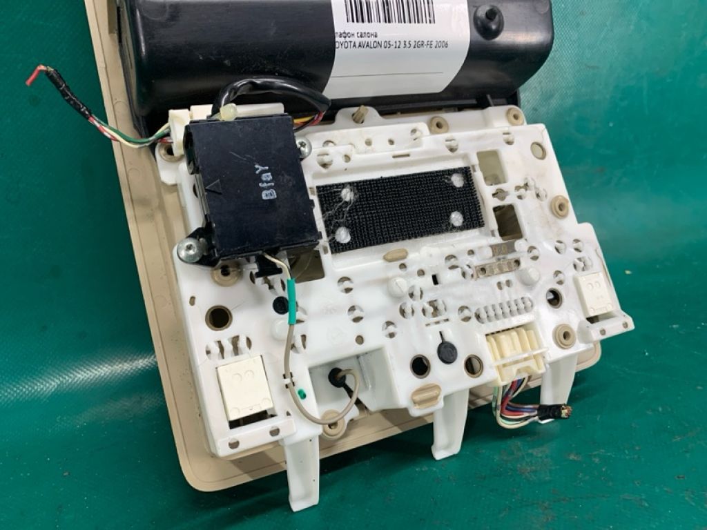 63650AC090A0 | Плафон салона TOYOTA AVALON 05-12 - Фото 3