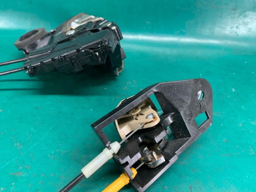 69030AC080 | Замок двері передн. прав. TOYOTA AVALON 05-12 - Фото 6