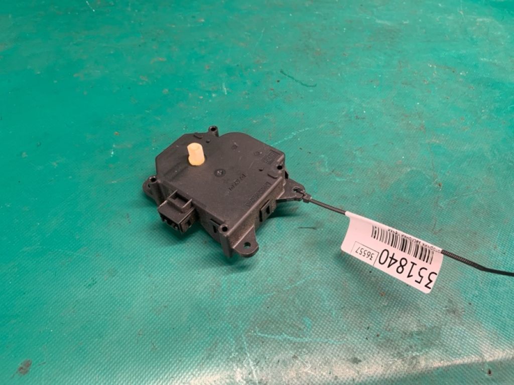 8710607140 | Моторчик заслінки пічки TOYOTA AVALON 05-12